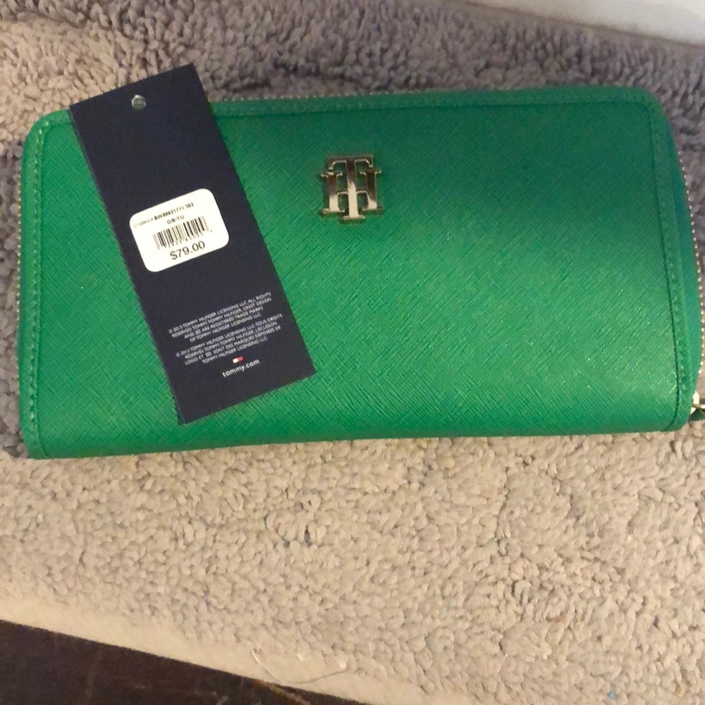 Tommy Hilfiger Wallet.